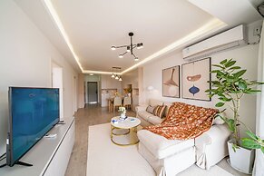 Tyms Jinhongqiao High-End 3BR 2BA