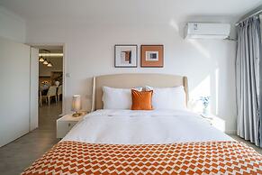 Tyms Jinhongqiao High-End 3BR 2BA