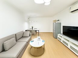 Tyms Gubei  2BR Apt near Gubei Road