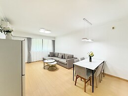 Tyms Gubei  2BR Apt near Gubei Road
