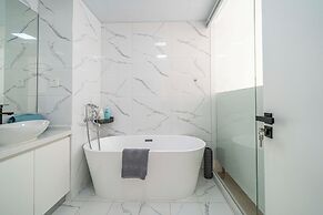 Tyms Xujiahui 2BR Apt Near Metro