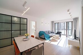 Tyms Xujiahui 2BR Apt Near Metro