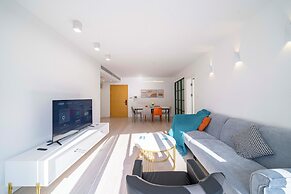 Tyms Xujiahui 2BR Apt Near Metro