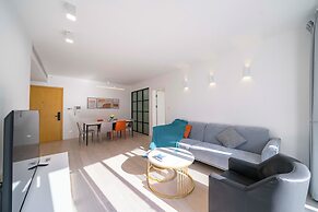 Tyms Xujiahui 2BR Apt Near Metro