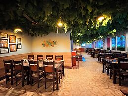 Wildberrys Suites Baliapanda Rd
