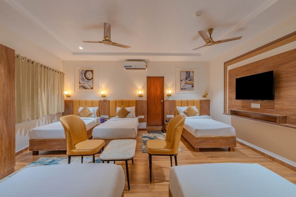Hotel TGR