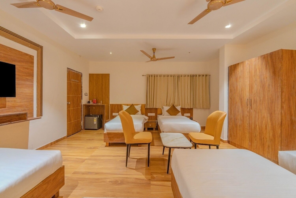 Hotel TGR