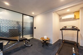 Saltstayz Premier Near Sector 44 Corporate Hub