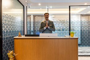 Saltstayz Premier Near Sector 44 Corporate Hub