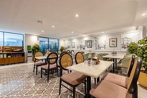 Saltstayz Premier Near Sector 44 Corporate Hub