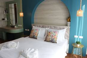J The Park Condotel