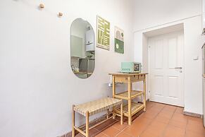 Modern 1BR With 1LR Long Stay in Vienna