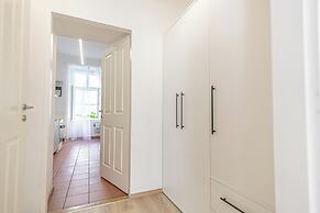 Modern 1BR With 1LR Long Stay in Vienna