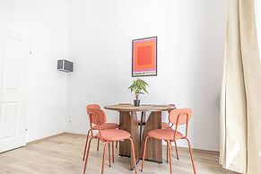 Modern 1BR With 1LR Long Stay in Vienna