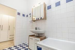 Modern 1BR With 1LR Long Stay in Vienna