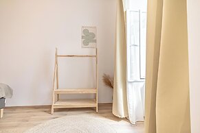 Modern 1BR With 1LR Long Stay in Vienna