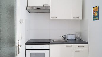 Modern 2BR Apartment Long Stay Belvedere