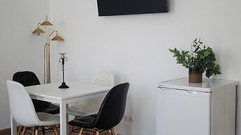 Modern 2BR Apartment Long Stay Belvedere