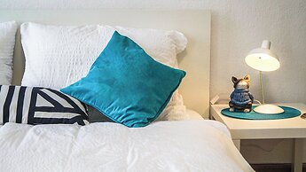 Modern 2BR Apartment Long Stay Belvedere