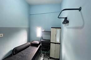 OYO 95038 Khanza Stay