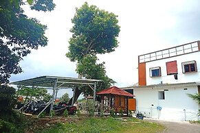 OYO 95038 Khanza Stay