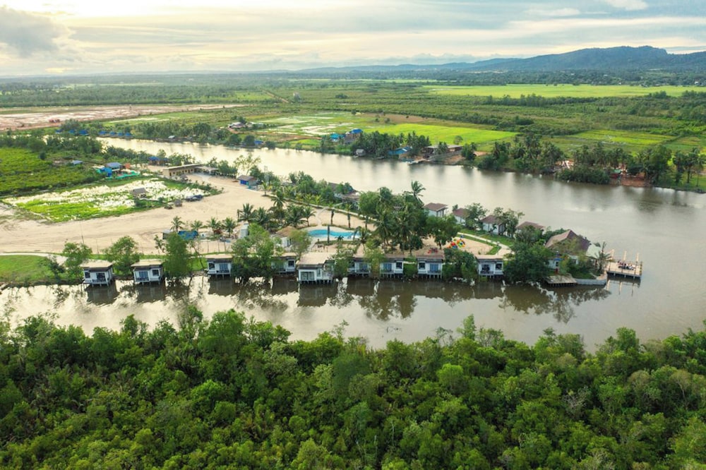 SS Villa Resort