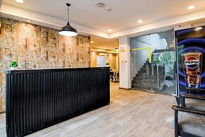 Green Arcade By Brill Room