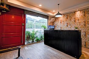 Green Arcade By Brill Room
