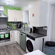 Ellas Stays - Bolton