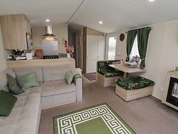 Homeslea 33 Millennium Gardens