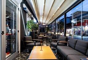 La Tour Palace Hotel & Restaurant