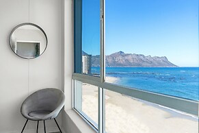 Odeon Towers 808