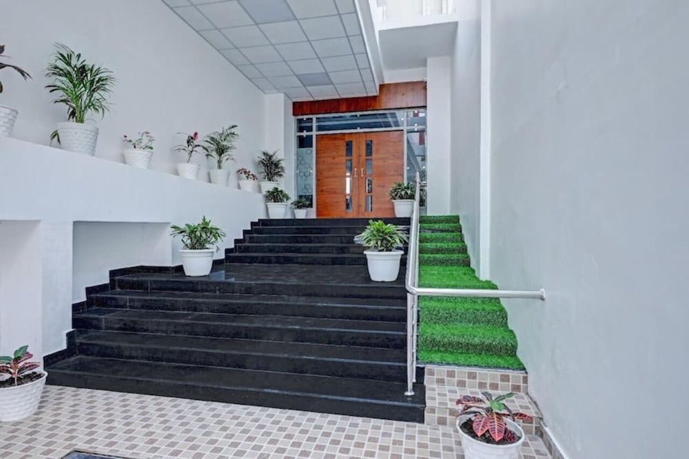 Hotel Heaven Grand Lucknow