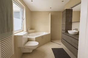 14p Riverfront Villa With Jacuzzi Dock Gameroom