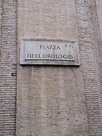 Home Piazza Dell'Orologio