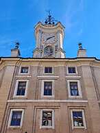 Home Piazza Dell'Orologio