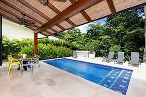 House Reserva Conchal Llama del Bosque