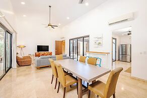 House Reserva Conchal Llama del Bosque