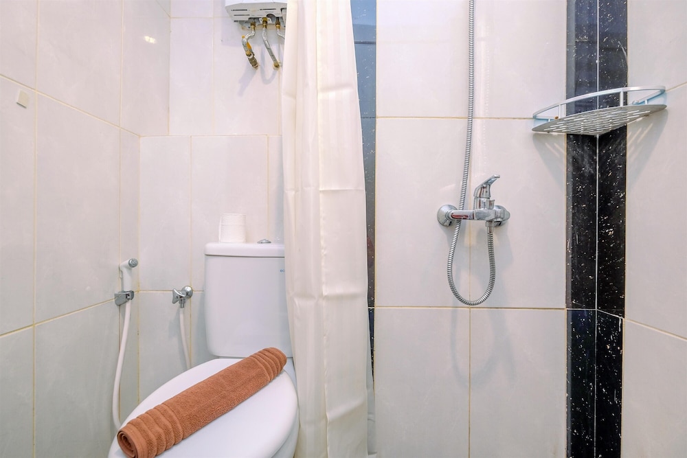 Comfortable Studio Apartment At Grand Kamala Lagoon