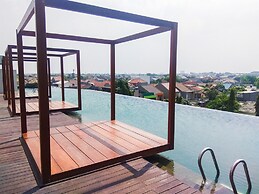 Comfortable Studio Apartment At Grand Kamala Lagoon