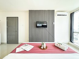 Lovely And Vibrant 2Br Space At Praxis Apartment