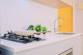 Spacious Grey 2Br At Capitol Suites Apartment