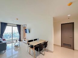 Spacious 1Br With City View At Praxis Apartment