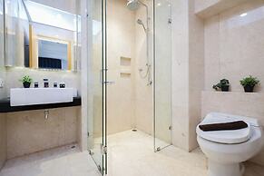 Comfy 2Br With City View At Capitol Suites Apartment