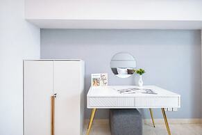 Comfy 2Br With City View At Capitol Suites Apartment