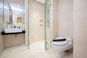 Comfy 2Br With City View At Capitol Suites Apartment