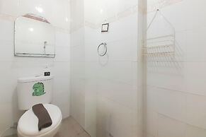 Compact 3Br At Gateway Ahmad Yani Cicadas Apartment