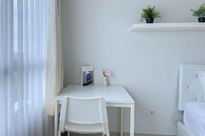 Compact And Warm Studio At Apartment Springlake Summarecon Bekasi