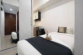 Basic Look Studio Apartment At Vittoria Residence