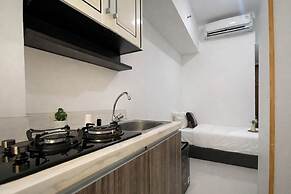 Basic Look Studio Apartment At Vittoria Residence